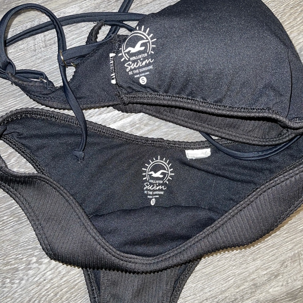 Bikinis - Picture 4 of 6